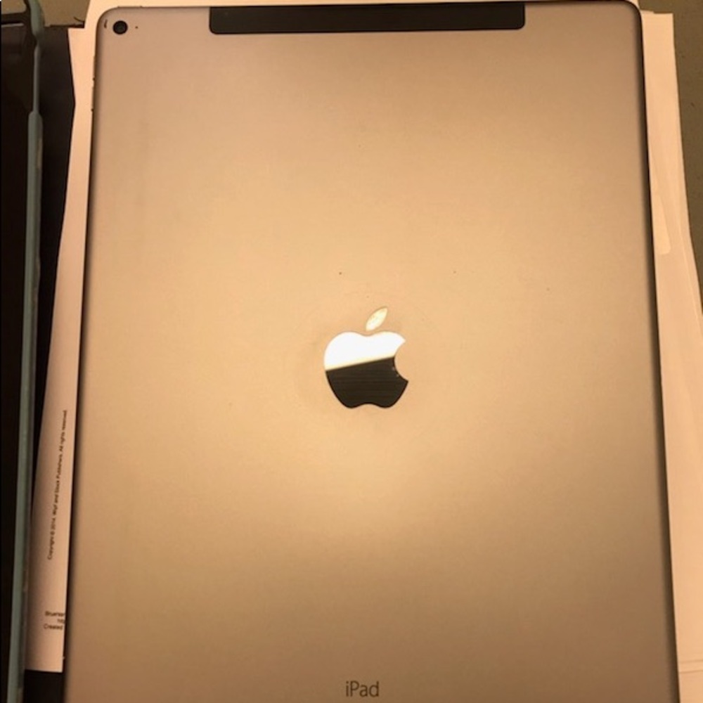 Ipad Pro - Picture 2 of 3